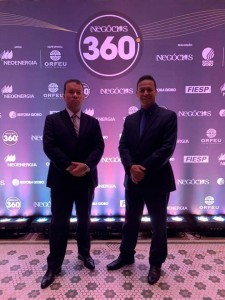 Diretor executivo estratégico da UBEC, prof. Márcio Pereira Dias e o gerente de Marketing do Grupo, Ismael de Lima marcam presença na premiação do do Anuário 360°da revista Época Negócios.